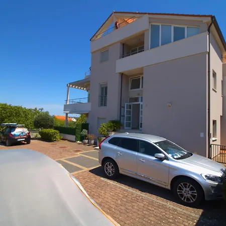 Blizu Plaze U Betini * Betina (Sibenik-Knin)