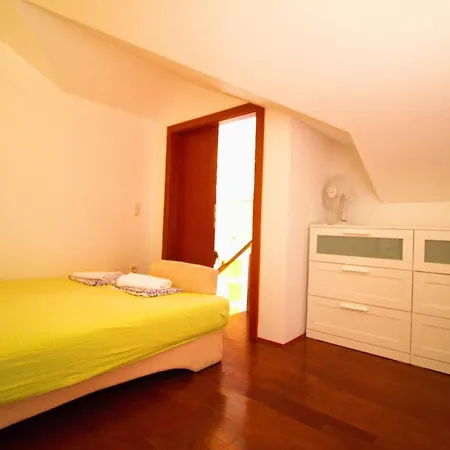 Blizu Plaze U Betini