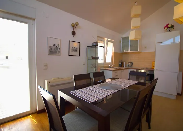 Blizu Plaze U Betini 베티나