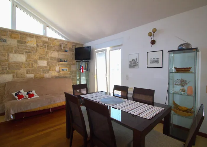 Blizu Plaze U Betini