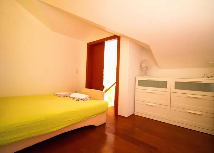 Blizu Plaze U Betini