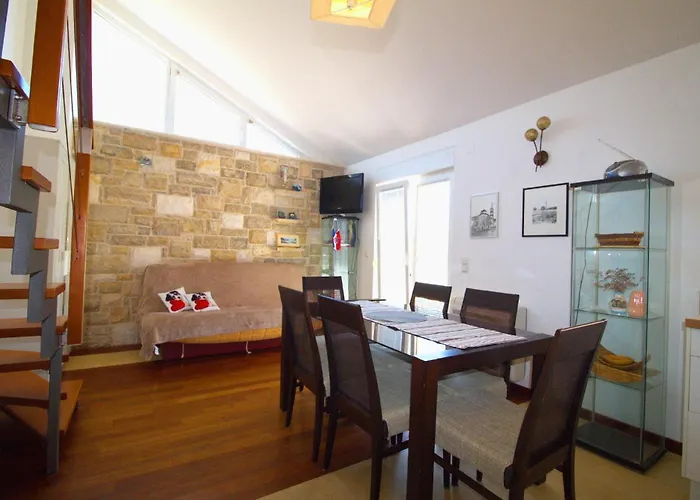 Blizu Plaze U Betini Betina (Sibenik-Knin)